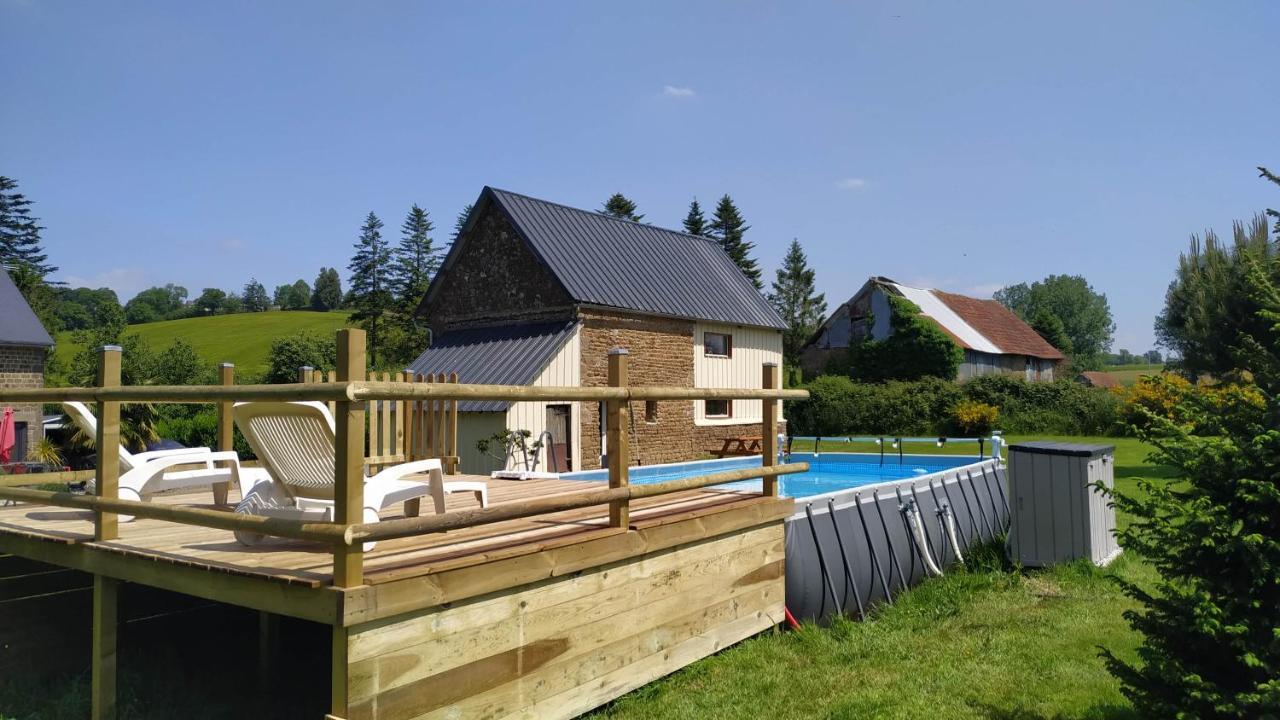 Gite "La Renaudaie" - Piscine Juvigny Les Vallees Bagian luar foto